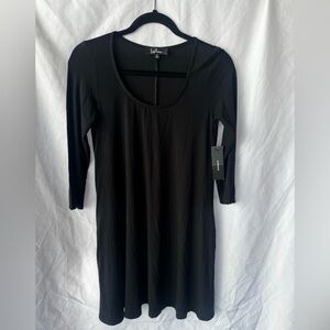 Lulu's Black Scoop Neck Qtr sleeve flowy dress